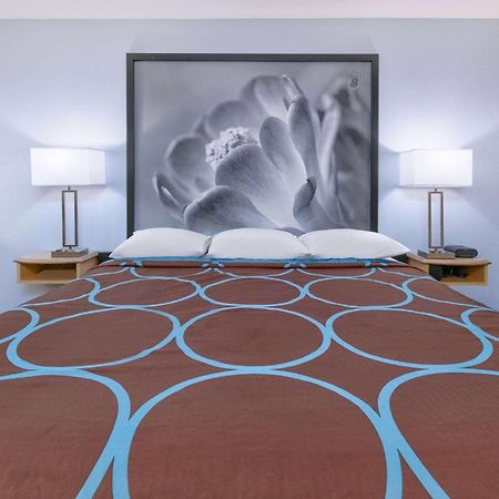 Отель Super 8 By Wyndham New Braunfels I-35 Экстерьер фото