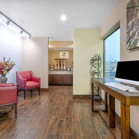 Отель Super 8 By Wyndham New Braunfels I-35 Экстерьер фото