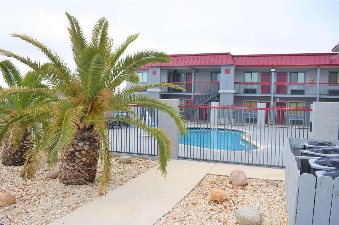Отель Super 8 By Wyndham New Braunfels I-35 Экстерьер фото